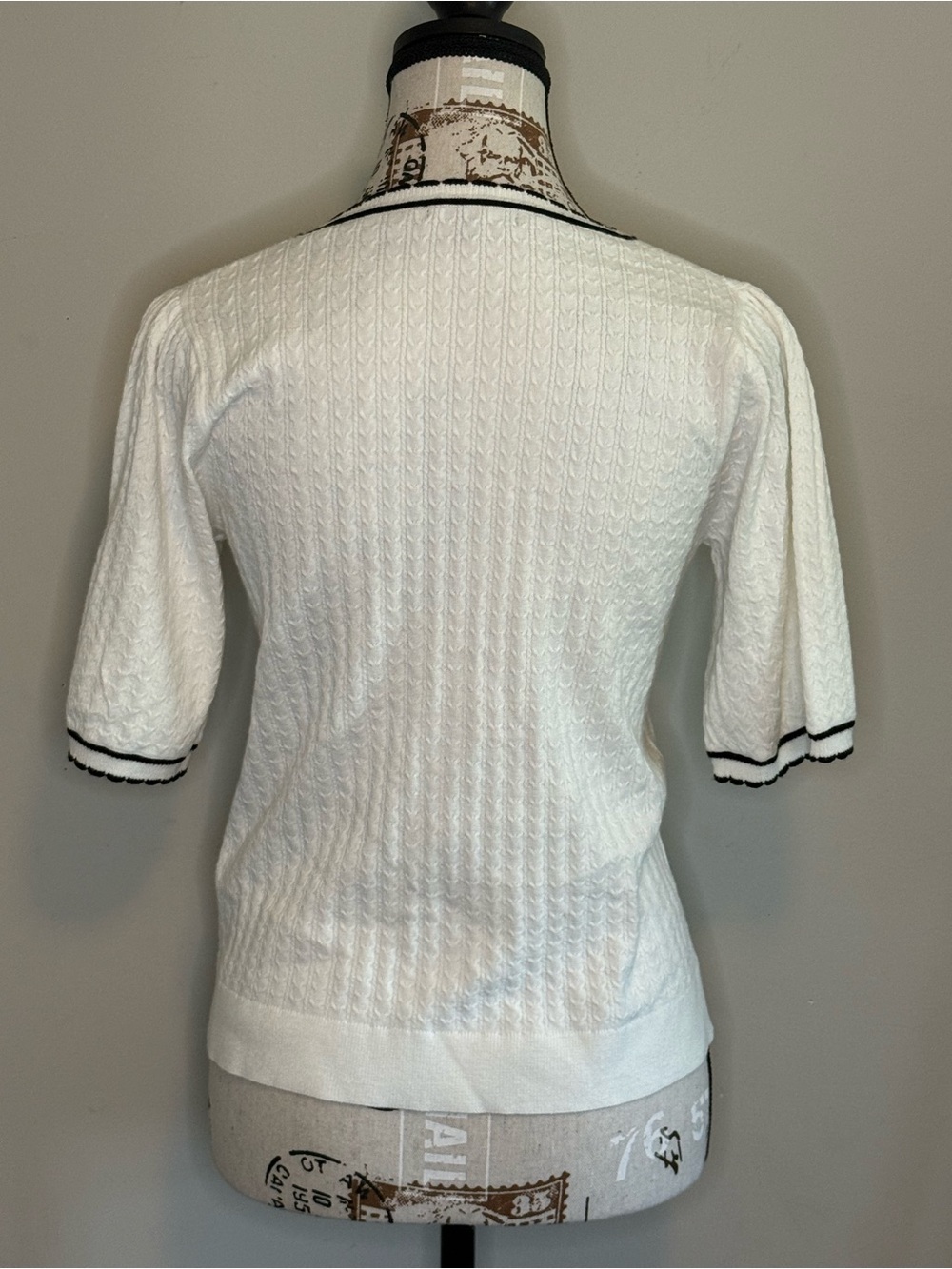 Adrianna Papell White Short Sleeve Knit Top with Black Trim Accents - Size M - Picture 7 of 10